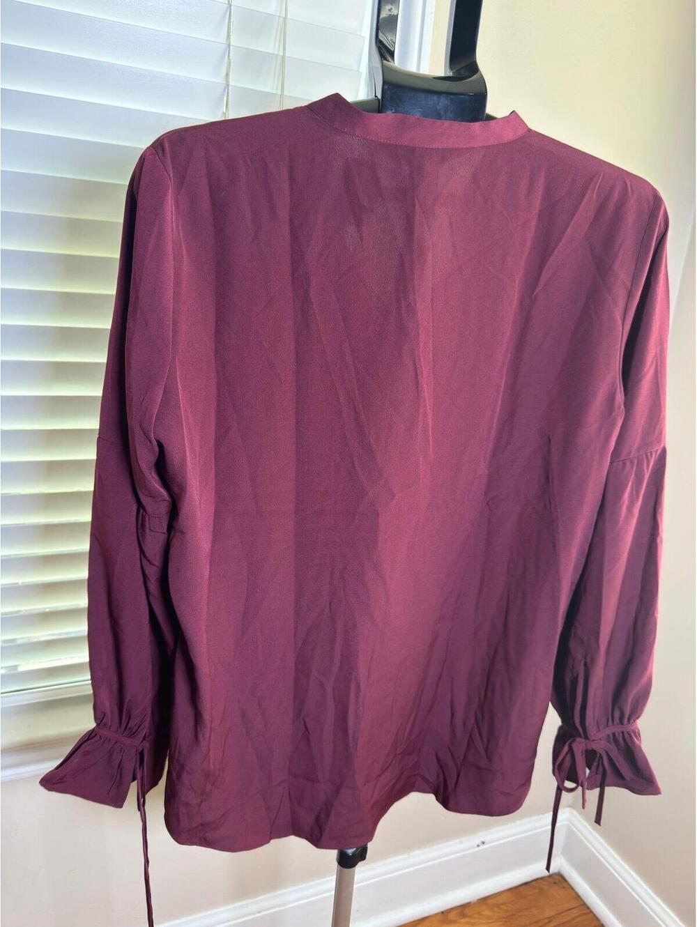 Ann Taylor Burgundy Button Front Blouse Women’s Large Long Sleeve Tie Cuff Top N - Picture 4 of 5